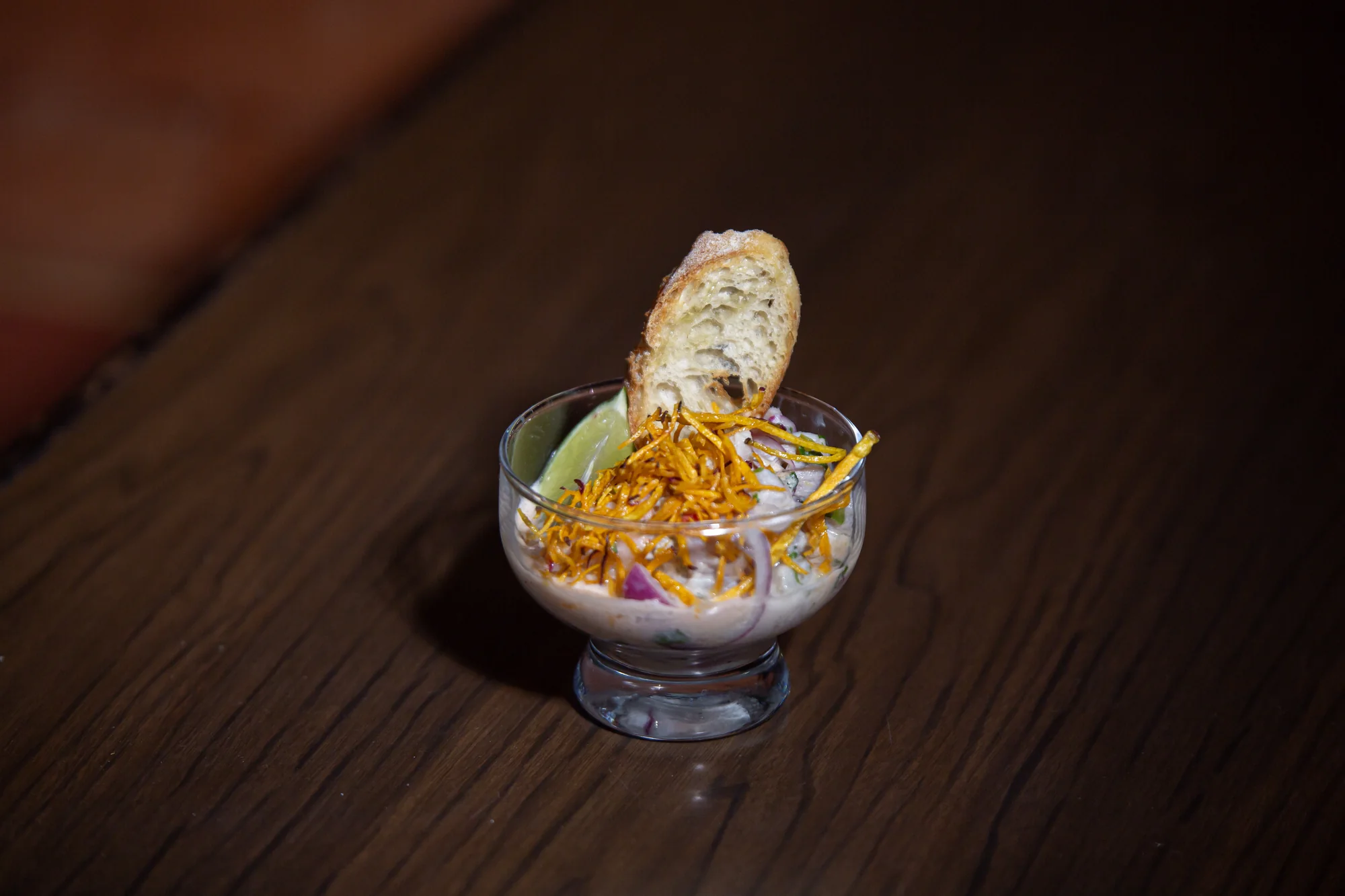 Ceviche servido en copa para un matrimonio